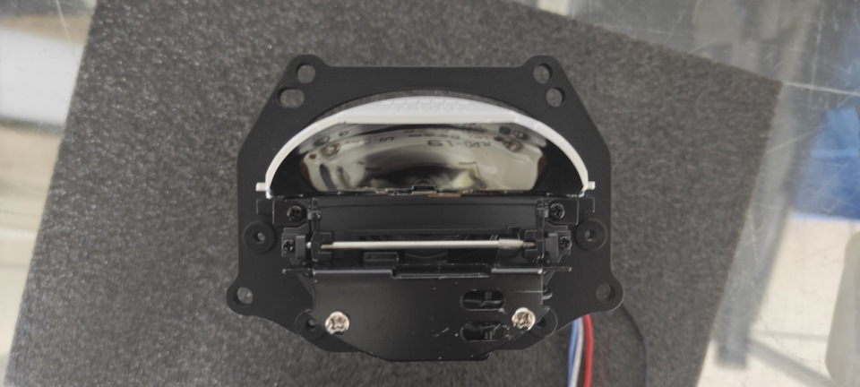 Шторка дальнего откидывается назад и пластик… — Toyota Camry (XV40)