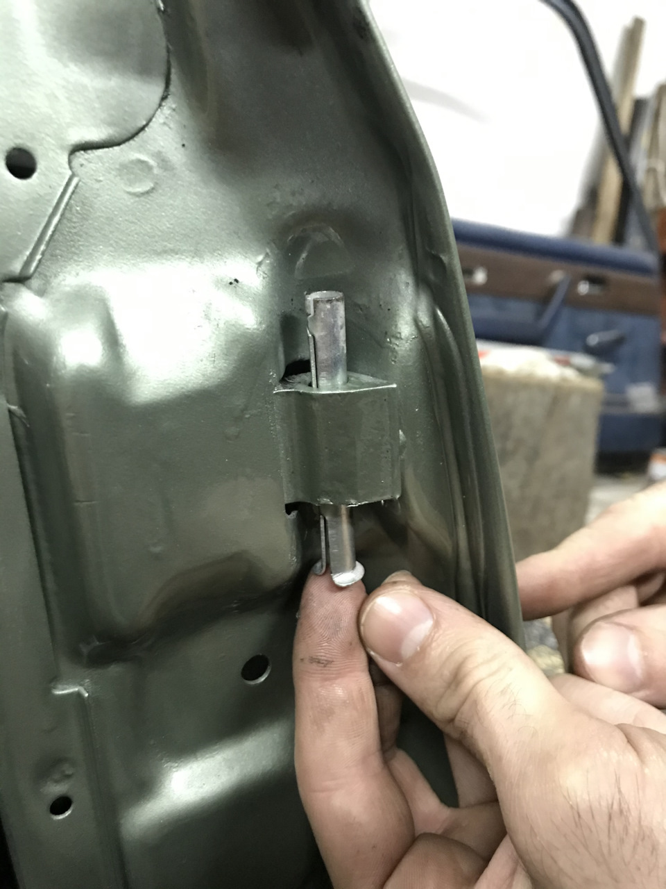 Замена передних тормозных колодок. — Skoda Fabia Mk1, 1,2 л, 2005 года ...