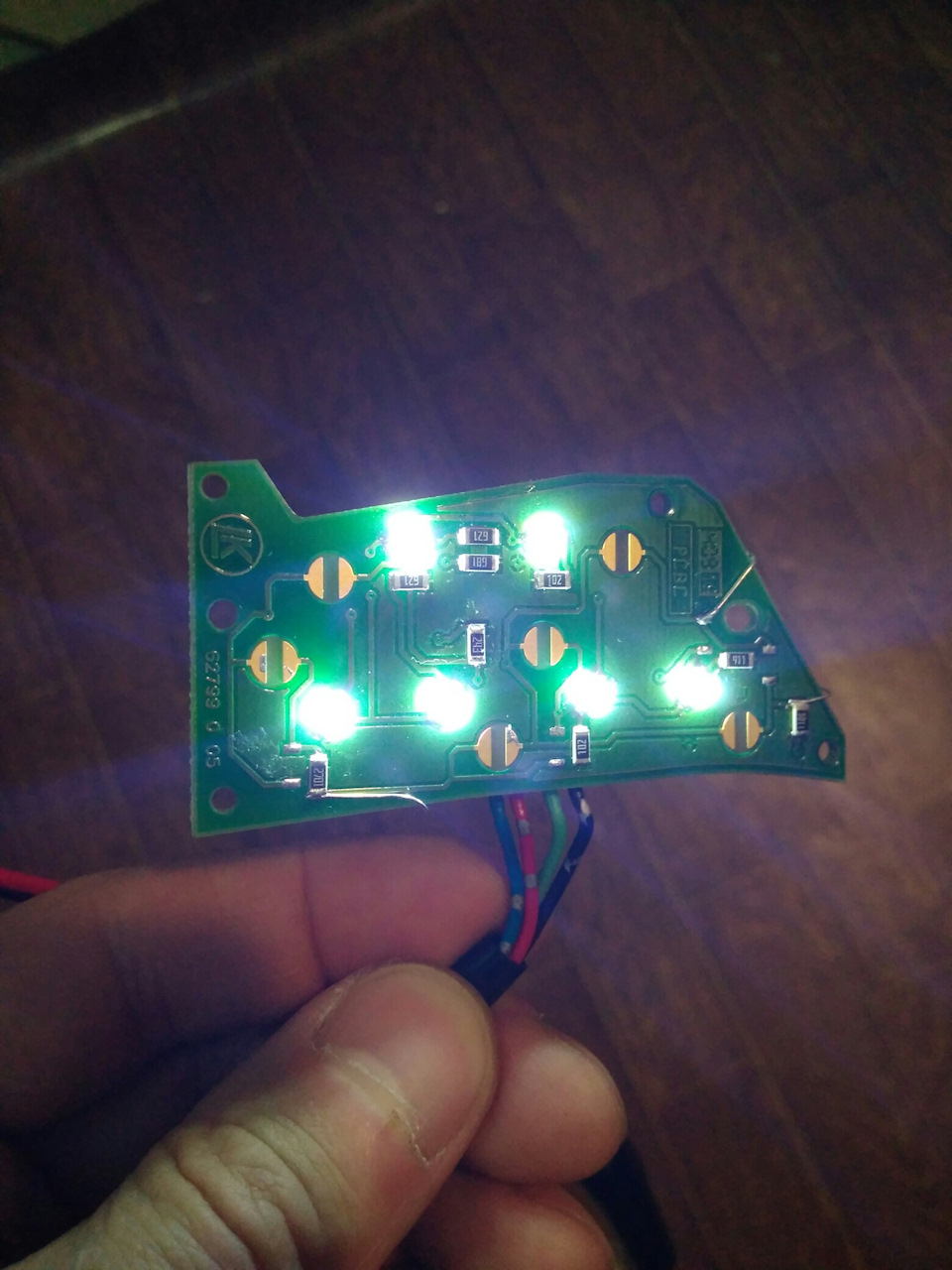 Кожаный мультируль и оптитронная панель приборов — Mazda Demio (2G), 1 ...