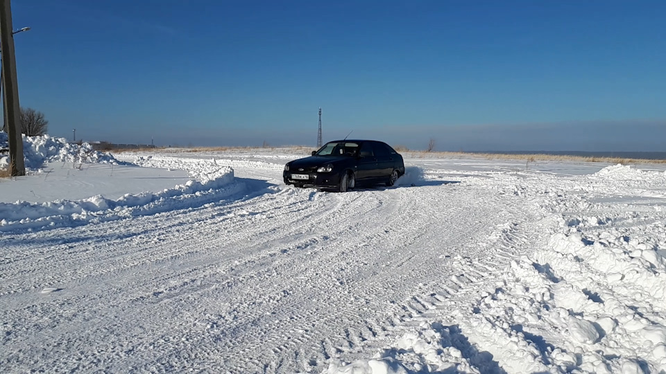 Дрифт на переднем приводе возможен )) — Lada Приора хэтчбек, 1,6 л ...