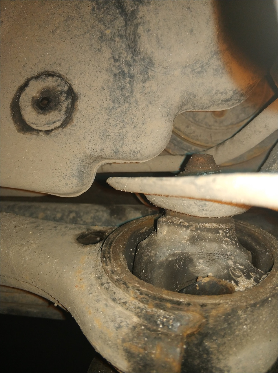 Разваливаем заднюю подвеску — Hyundai Santa Fe (2G), 2,2 л, 2011 года ...