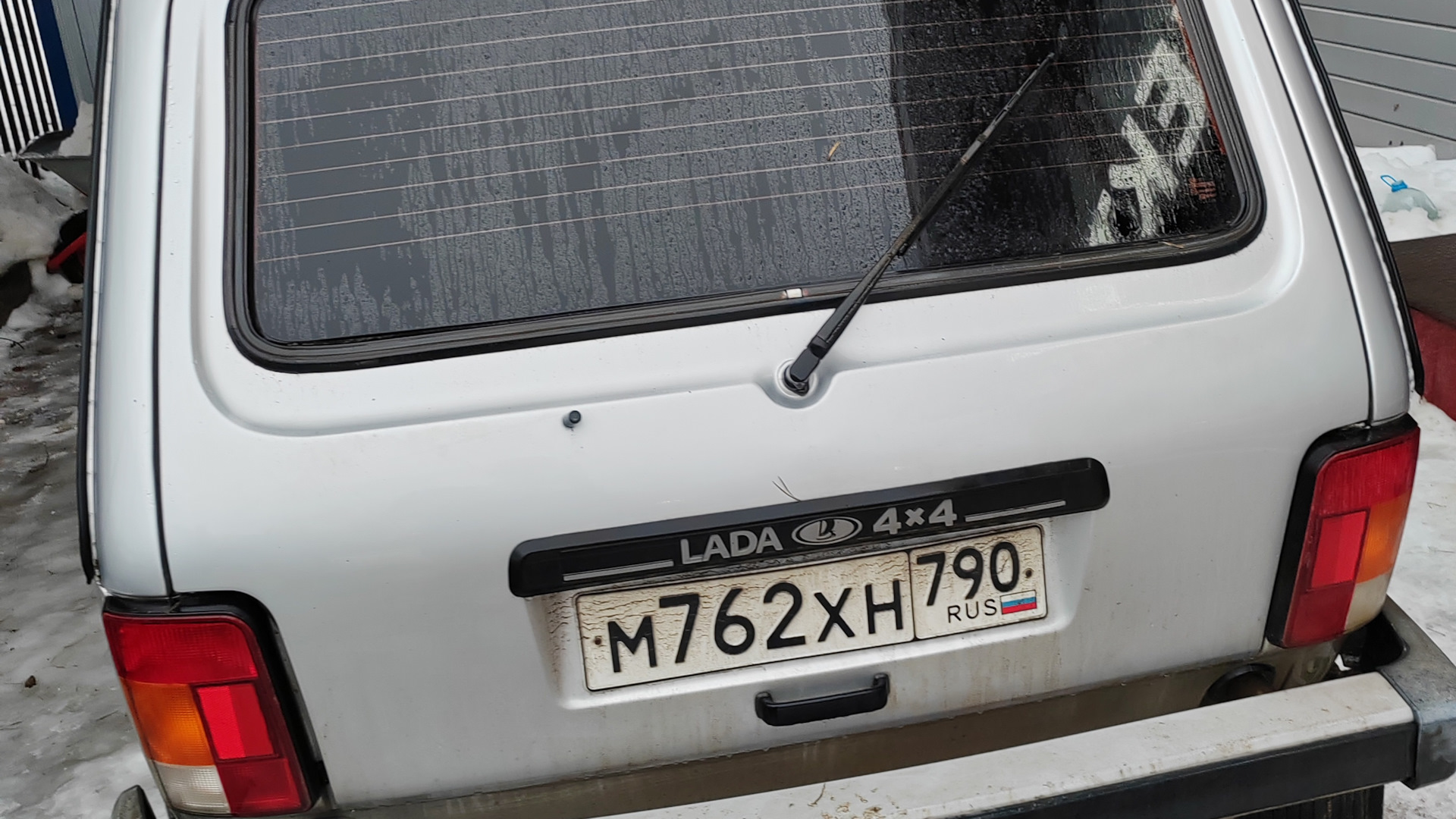 Lada 4x4 5D 1.7 бензиновый 2009 | Серебристый металик на DRIVE2