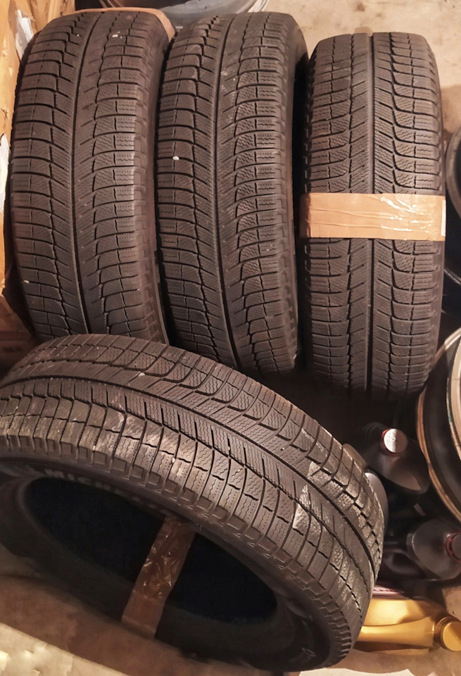 Шины зимние нешипованные Michelin 235/60 R18 на Citroen C-Crosser, KIA ...