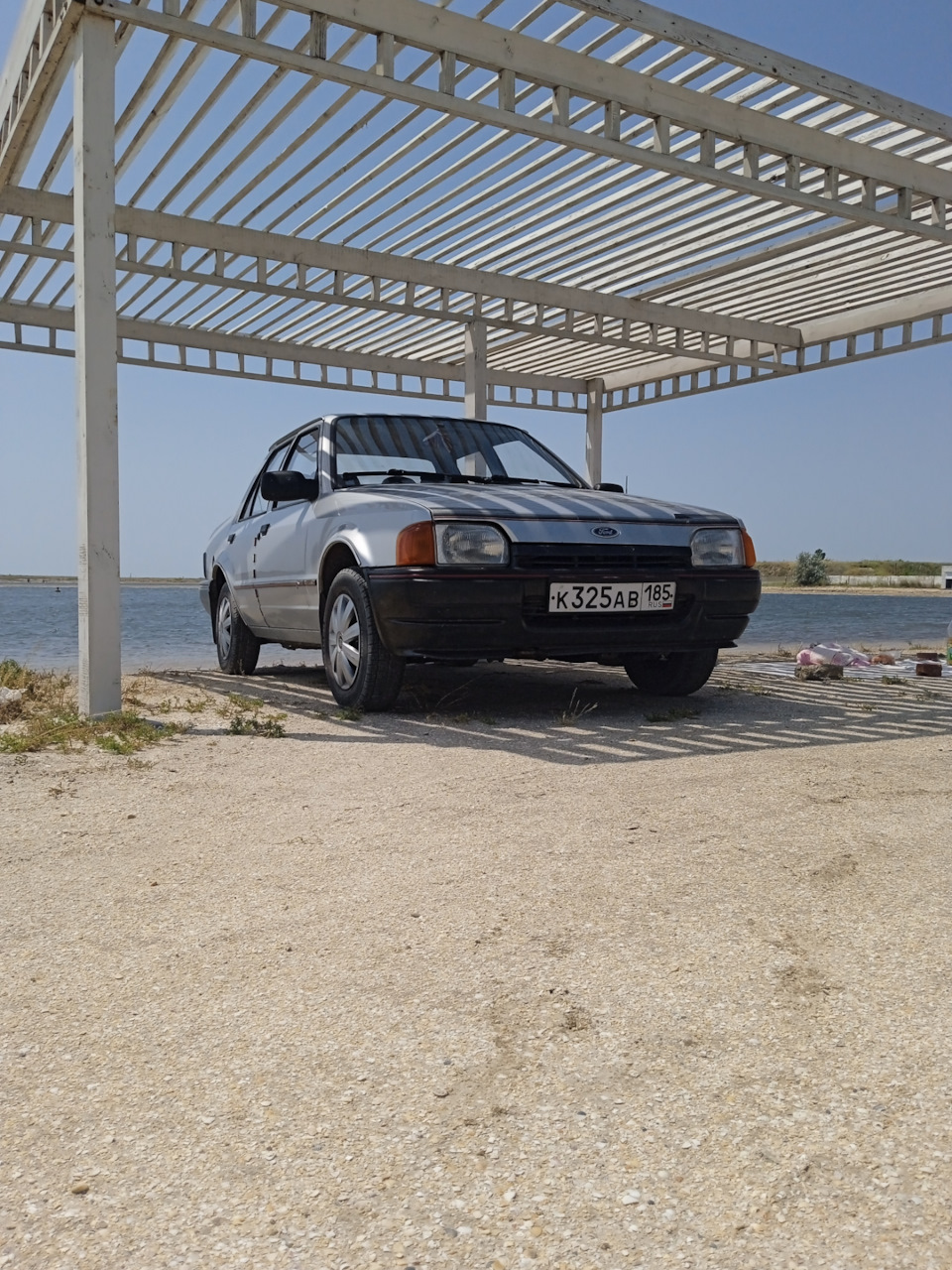 На солёном озере, Счастливо Херсонская область — Ford Orion (2G), 1,6 л,  1987 года | покатушки | DRIVE2