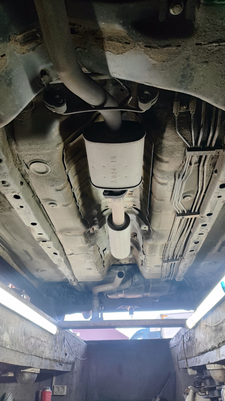 Установка резонатора Polmostrow 0108 — Mitsubishi Lancer IX, 2 л, 2005 ...