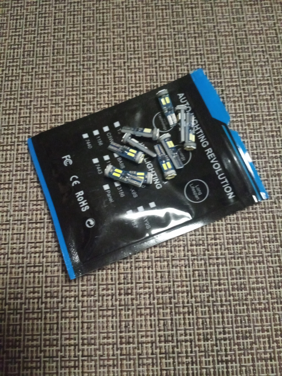 Перенос блока климата и установка 2din магнитолы и замена лампочек в ...