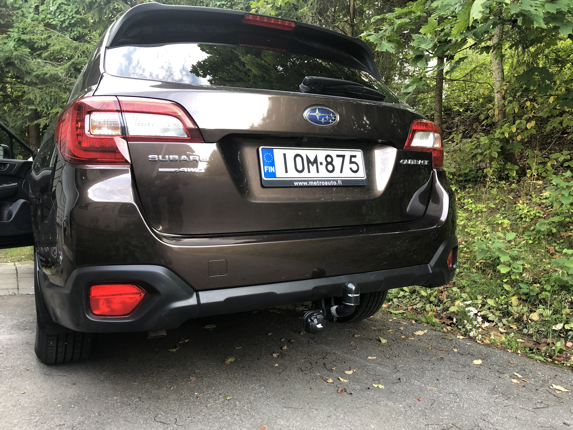 Gs8 фаркоп. Фаркоп Subaru Outback b13. Фаркоп на Субару Аутбек 2018. Subaru Outback 2011. Фаркоп Субару Аутбек 2011.