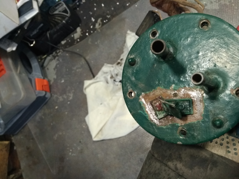 Чем уплотнить выводы датчиков в бензобаке. — Mitsubishi Delica (P35W ...