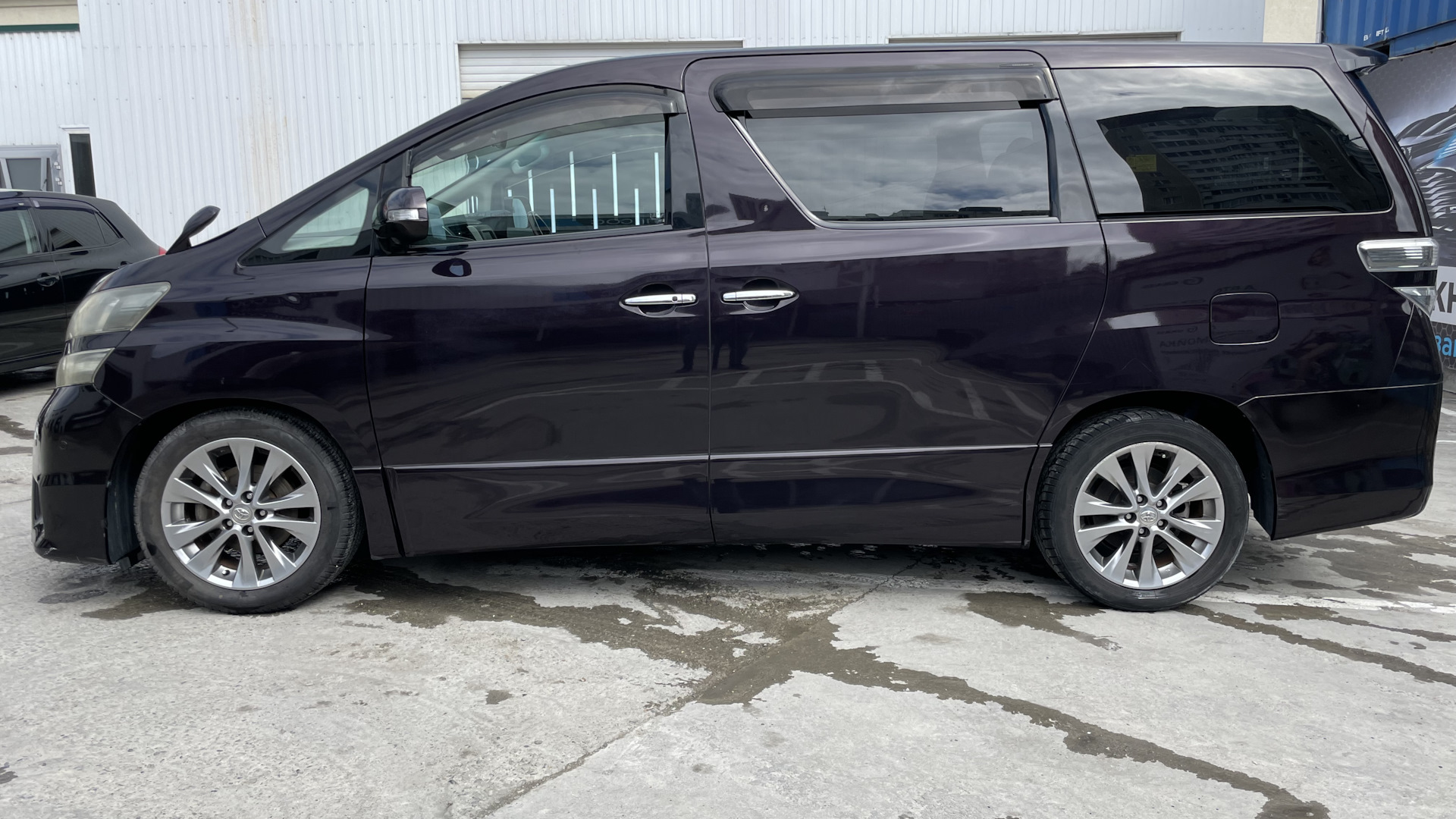 Toyota Vellfire 2008 Абхазия