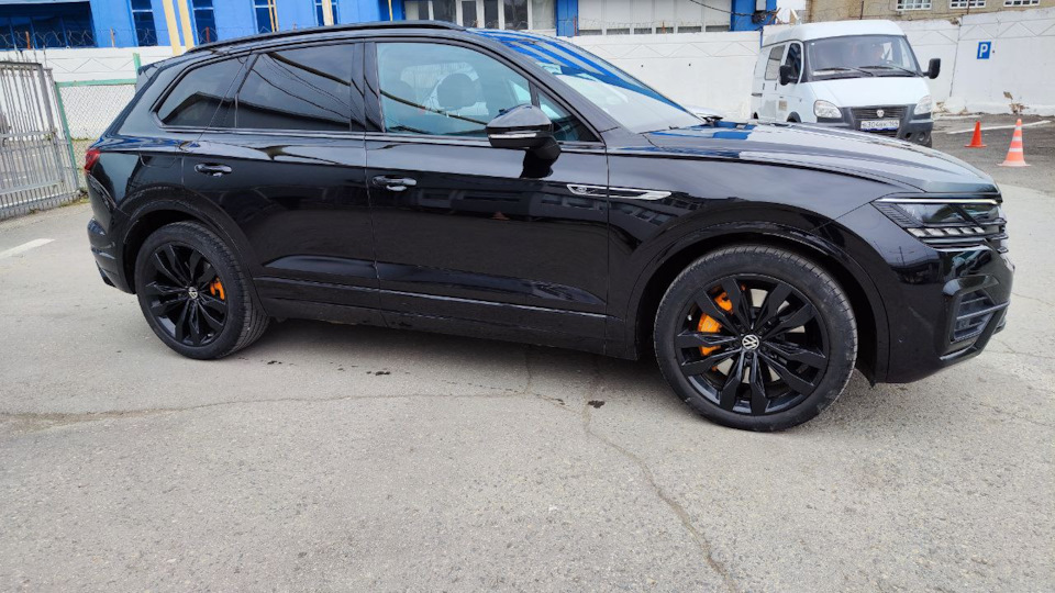 Фотография «Много тормозов не бывает!) Тормозная система Audi e-tron ...