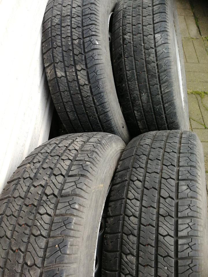 Шины всесезонные Кама/Нижнекамскшина 205/70 R15, штампованные диски Хз ...