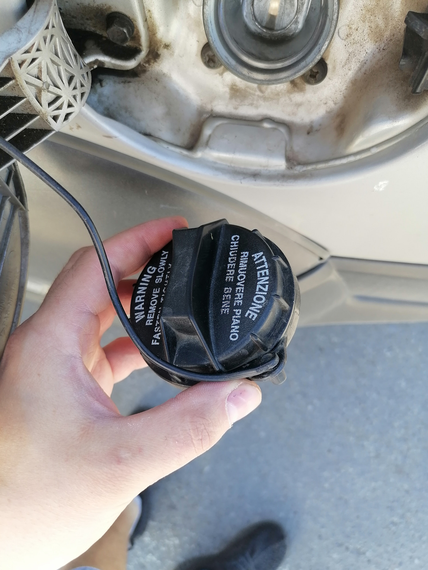 Замена крышки заливной горловины топливного бака — Hyundai Tucson (JM ...