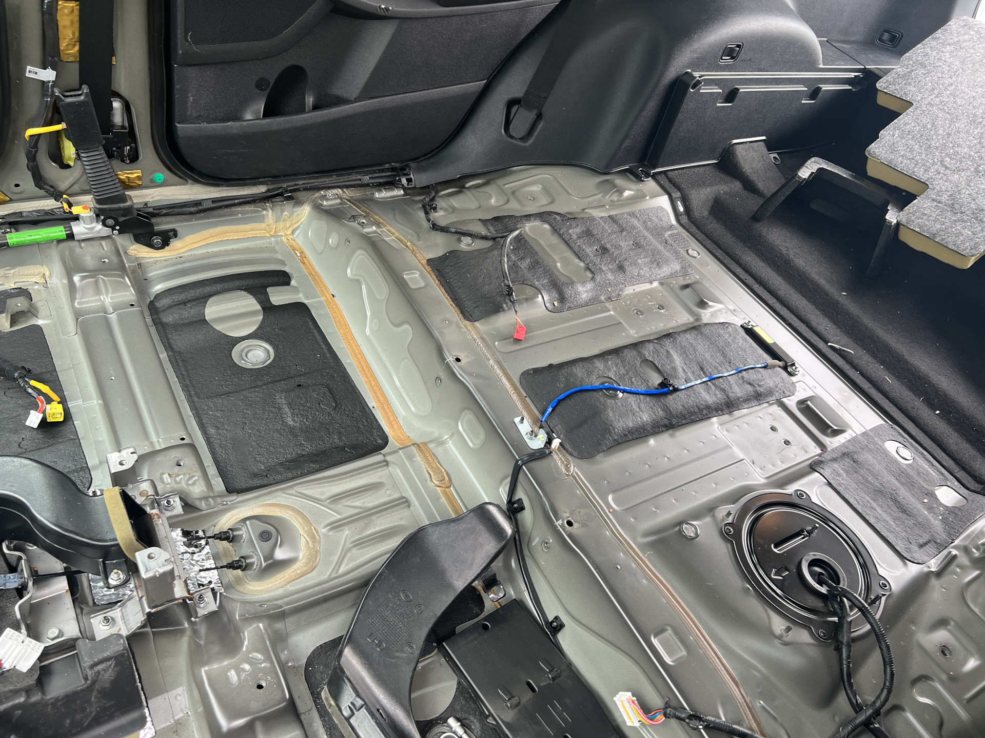 Шумоизоляция. Часть 4. Финальная — KIA Sorento (3G), 2,2 л, 2019 года ...