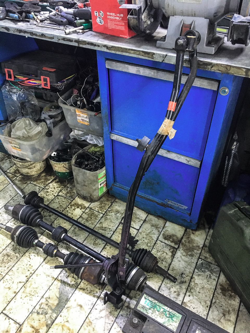 Кулиса — Nissan Almera II (N16)