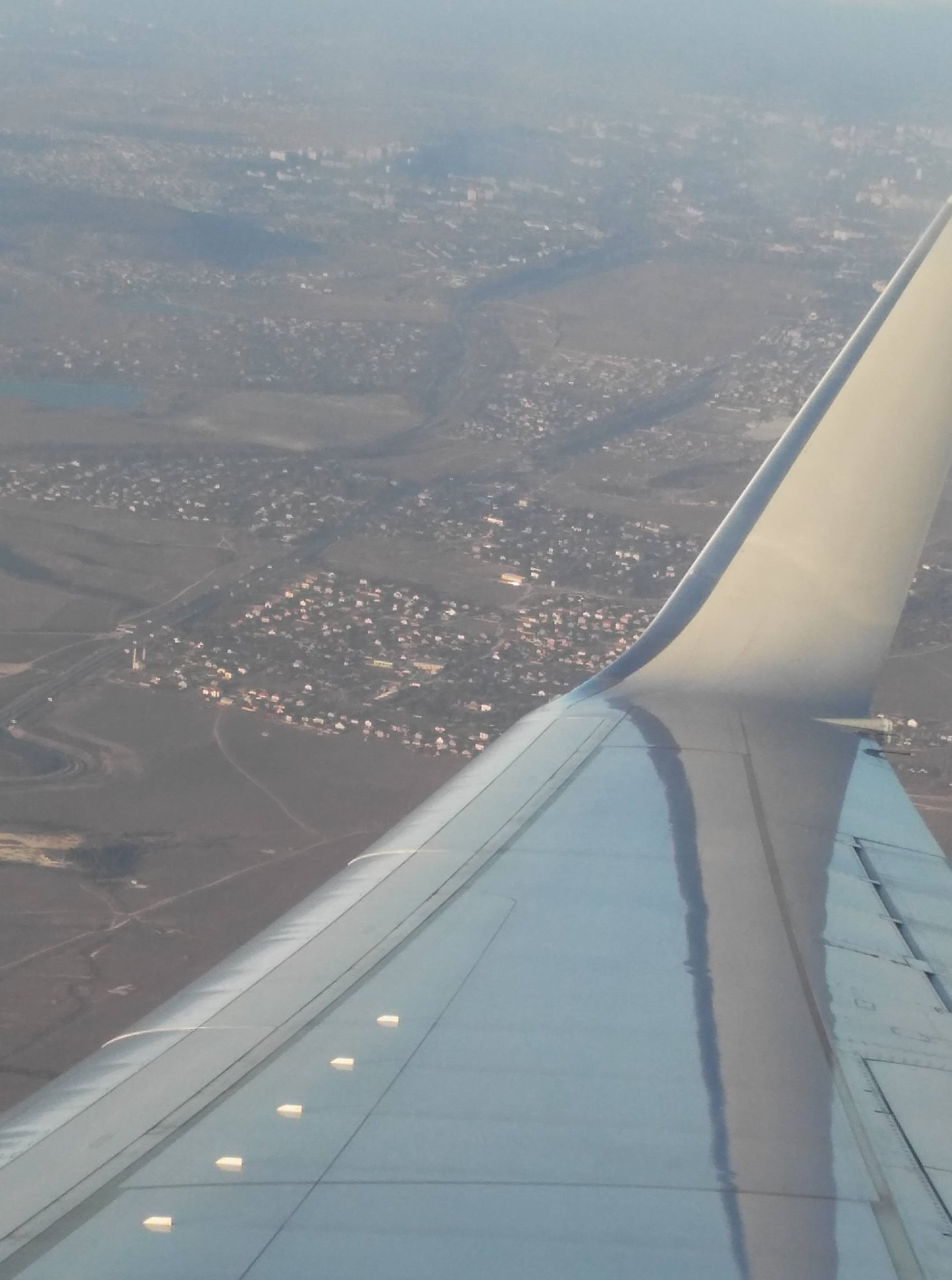 Крыло самолета из окна