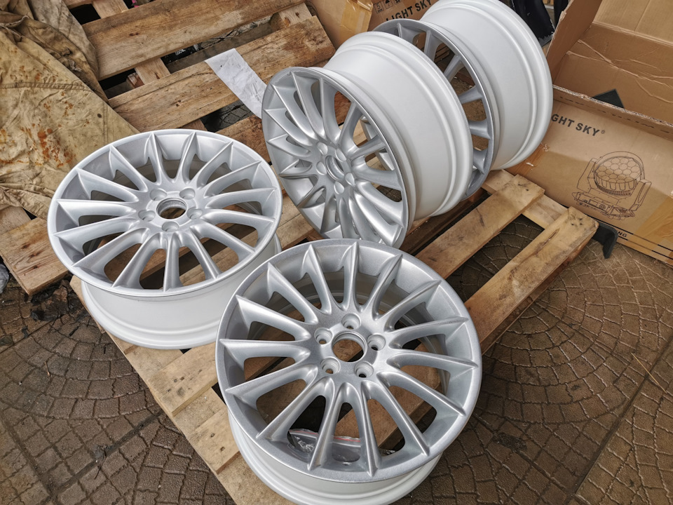 Диски цвет графит ауди а3. Оригинальные диски отзывы. Ауди аллроад колесные диски 18. Тигуан р лайн на 17 дисках. Оригинальные диски отзывы.