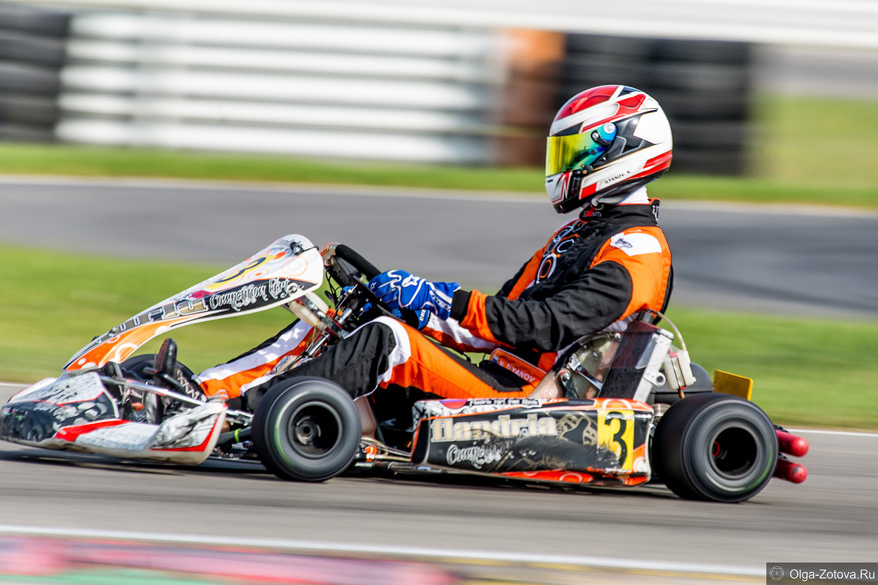 Картинг кубок награда. Кубок по картингу. Команда из санкт петербурга в сочи кубок по картингу. Кубок по картингу. Пластунка картинг.