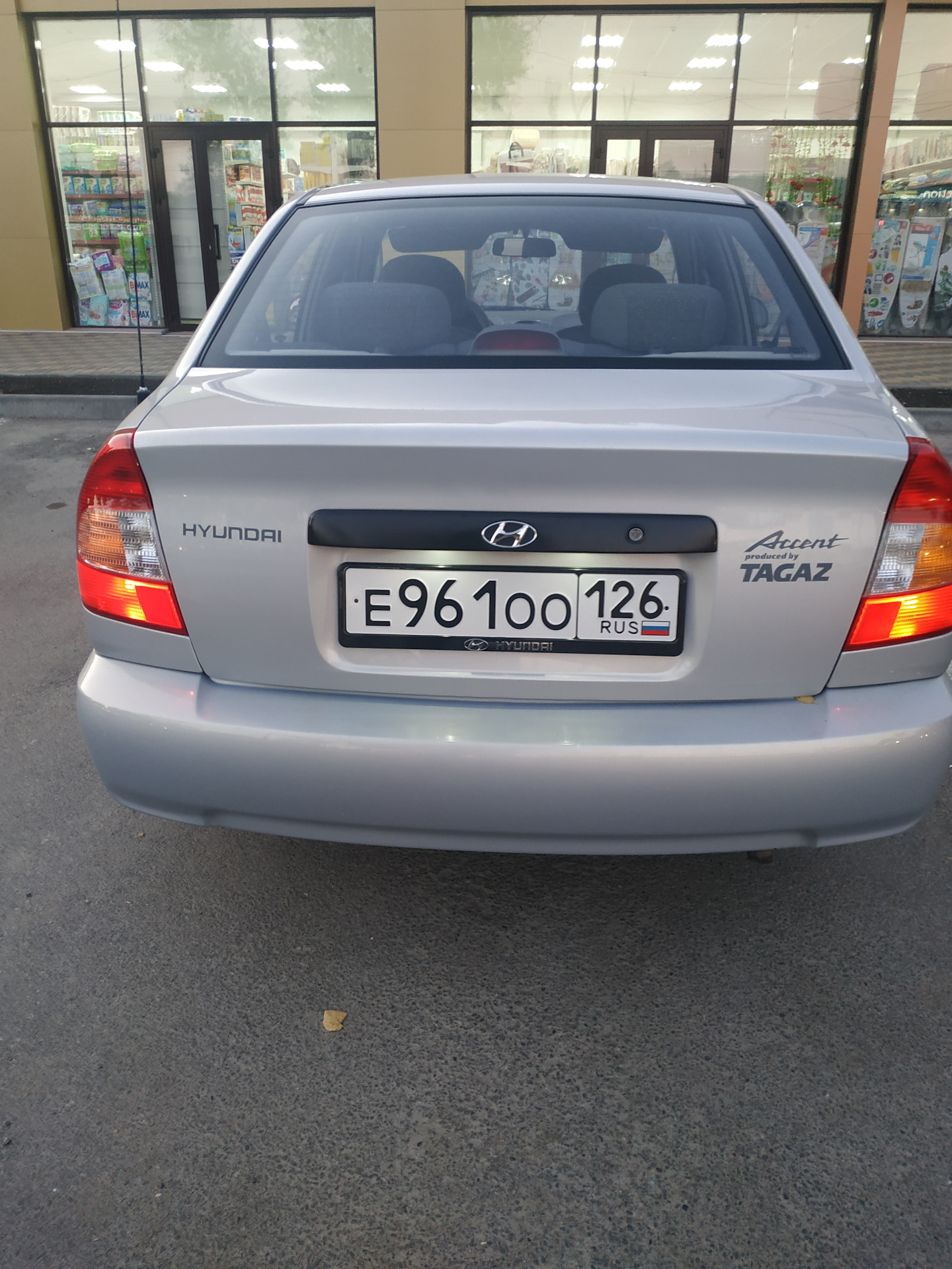 Поменял лампы освещения заднего номера — Hyundai Accent (2G), 1,5 л, 2009  года | стайлинг | DRIVE2