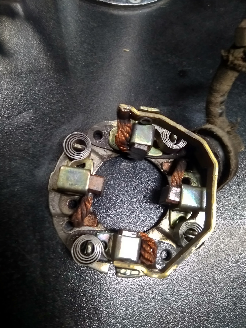 Замена шланга PCV без снятия впускного коллектора — Ford C-Max I, 2 л ...