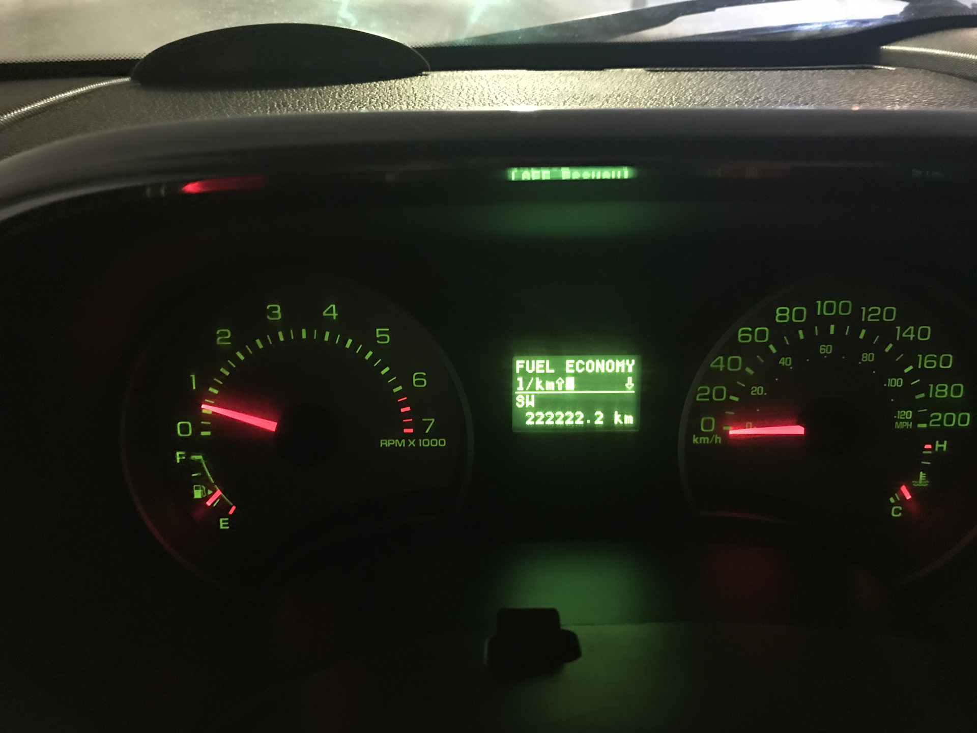 Задняя камера в значке — Volkswagen Tiguan (1G), 2 л, 2011 года ...