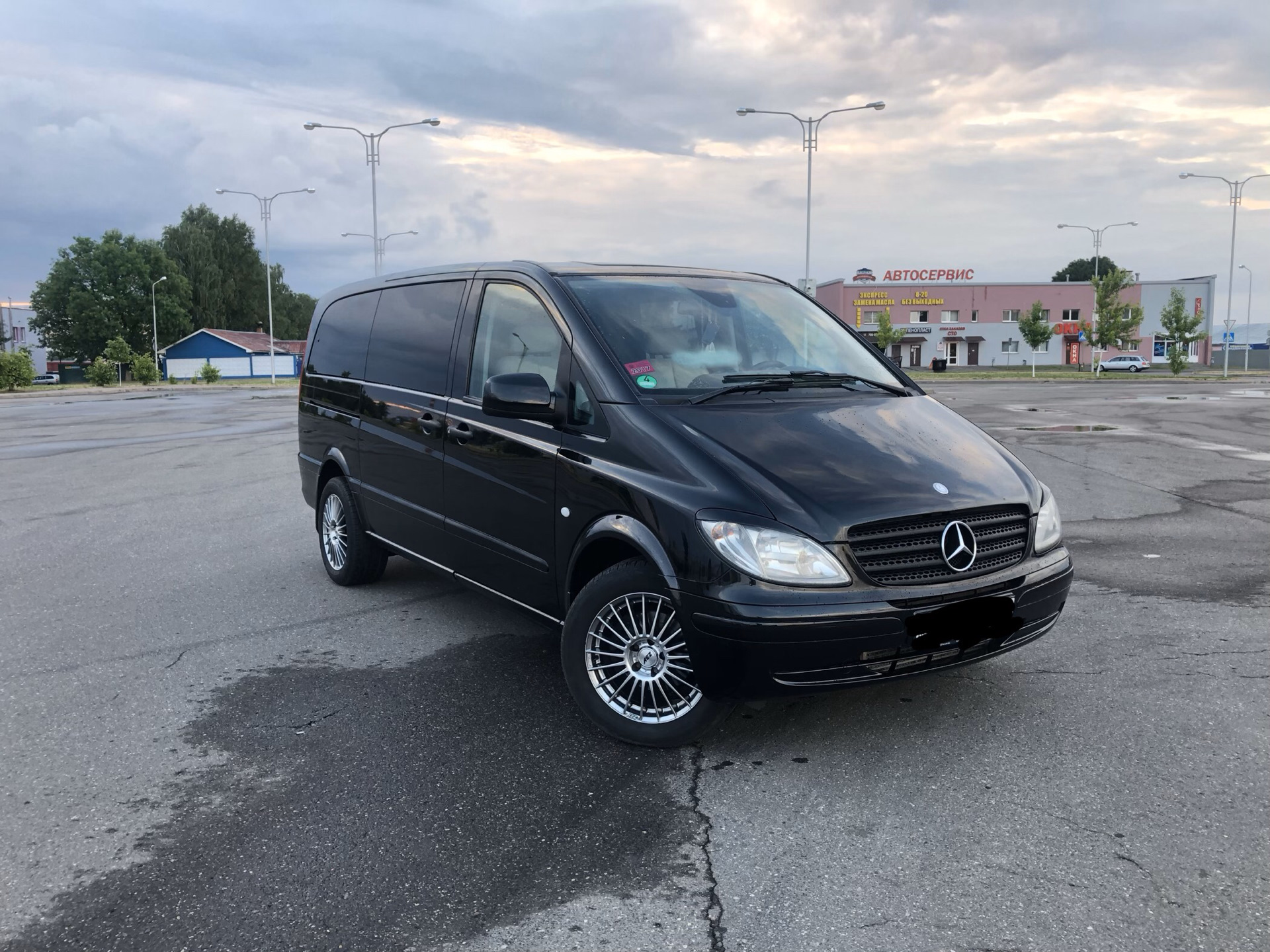 Купить мерседес вито 2.2. Мерседес Вито 639 2010. Mercedes Vito 111. Мерседес Вито 2. Мерседес Вито 639 1990.