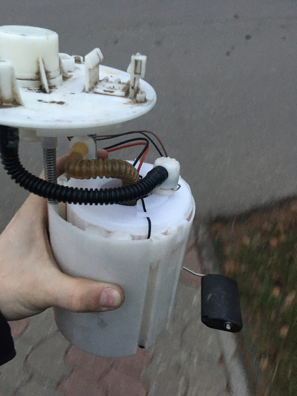 Замена топливного фильтра, свечи, воздушный фильтр. Короче маленькое ТО ...