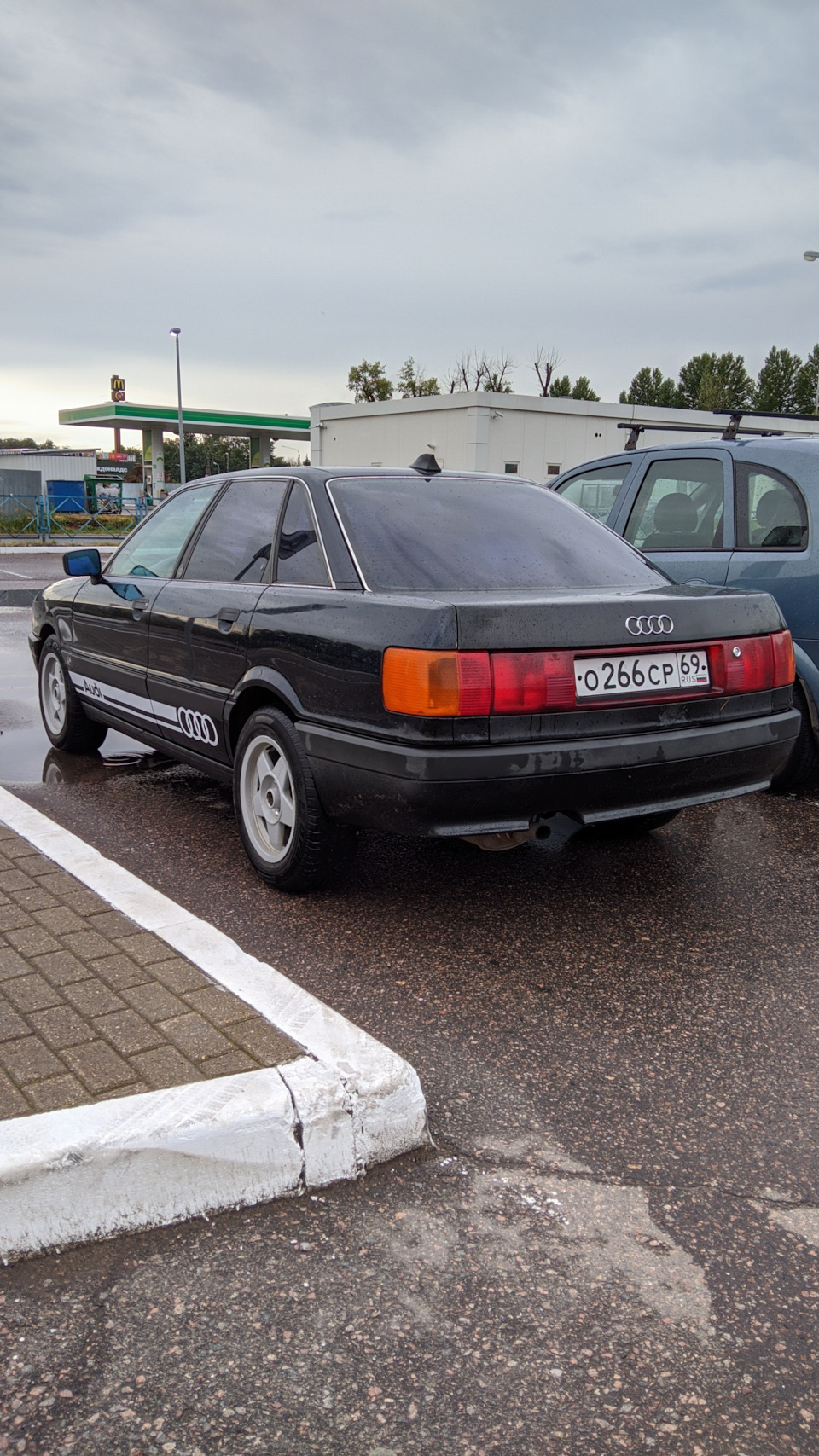 Наклейки на бортах. — Audi 80 (B3), 1,8 л, 1991 года | стайлинг | DRIVE2