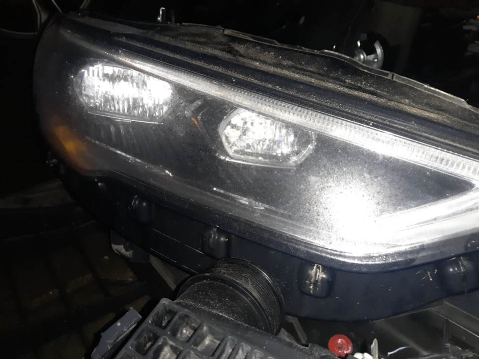 Ford Fusion Hybrid head Light connecting