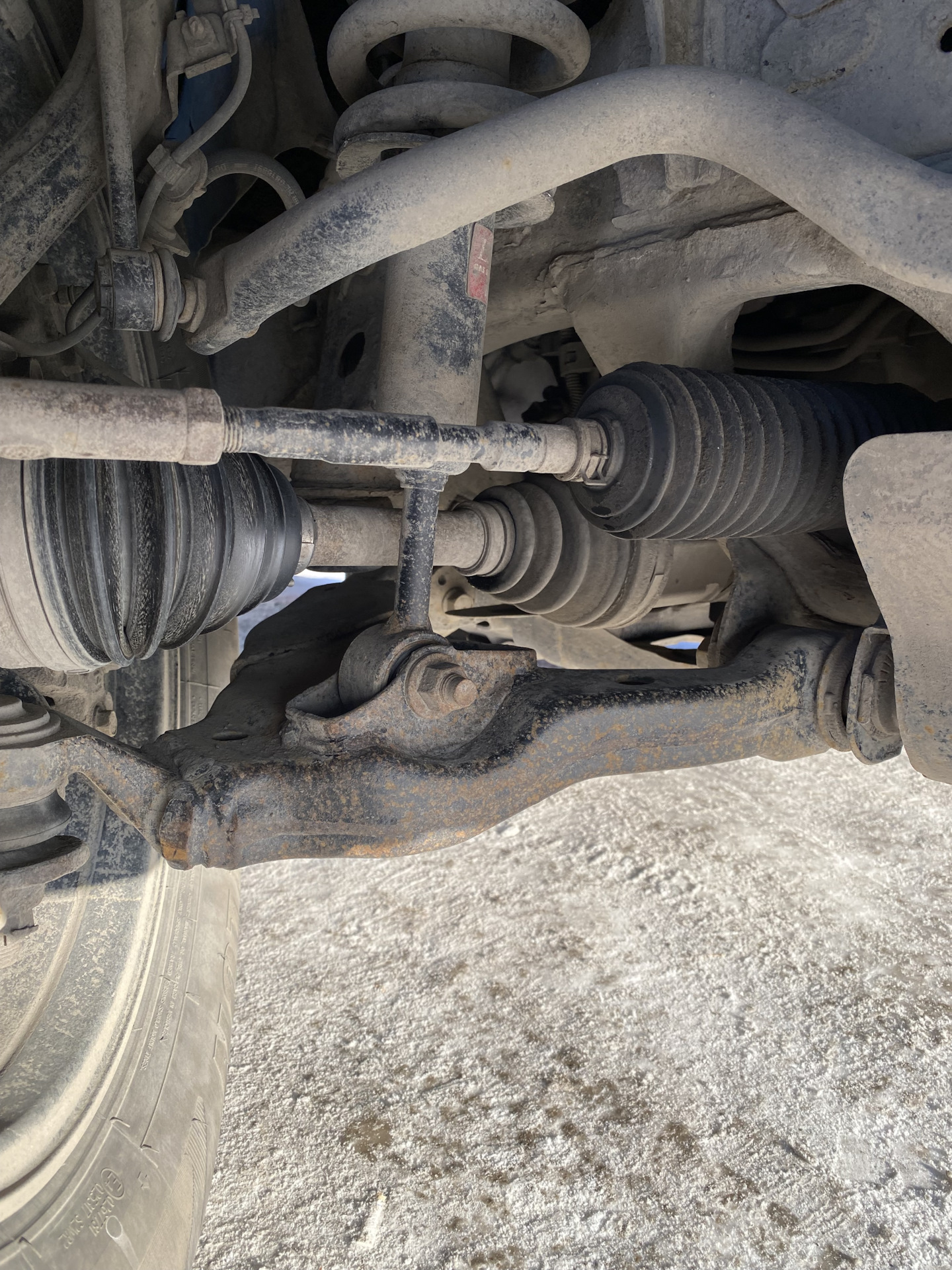 Устройство гранаты привода автомобиля. Стопорное кольцо внутренней гранаты ваз 2114. Какой стороной ставить внутреннее. Шрус наружный устройство и работа. Стопорное кольцо внутреннего шруса ваз 2112.