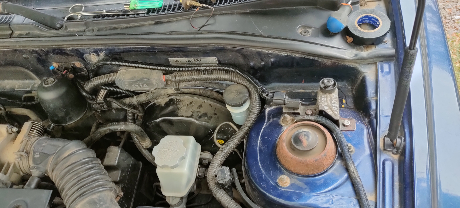 Концевик капота — Hyundai Accent (2G), 1,5 л, 2007 года | своими руками ...