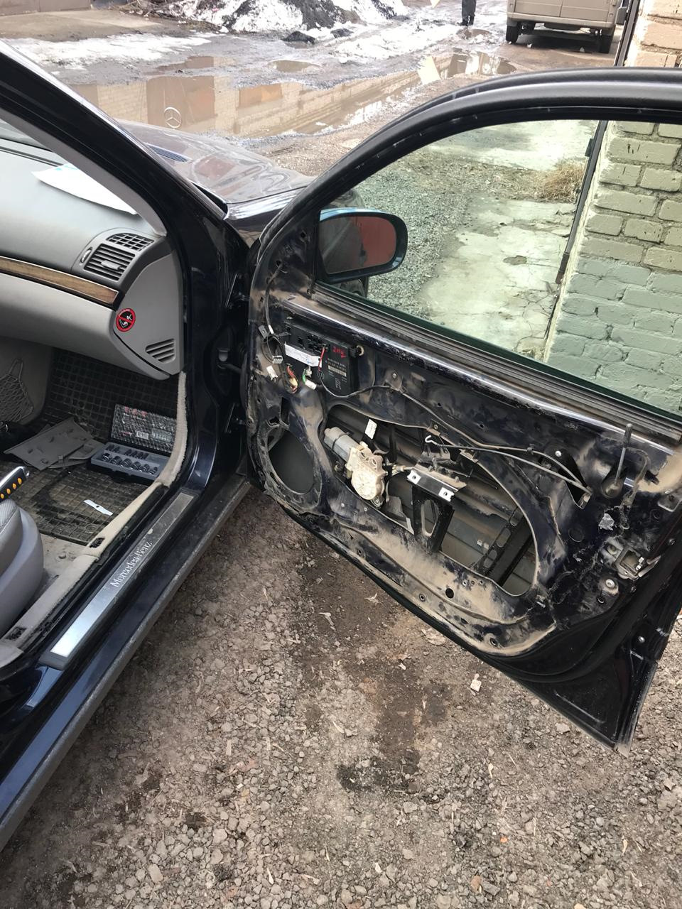 Замена деревянной накладки дверной карты - Mercedes-Benz E-class Estate (S211),