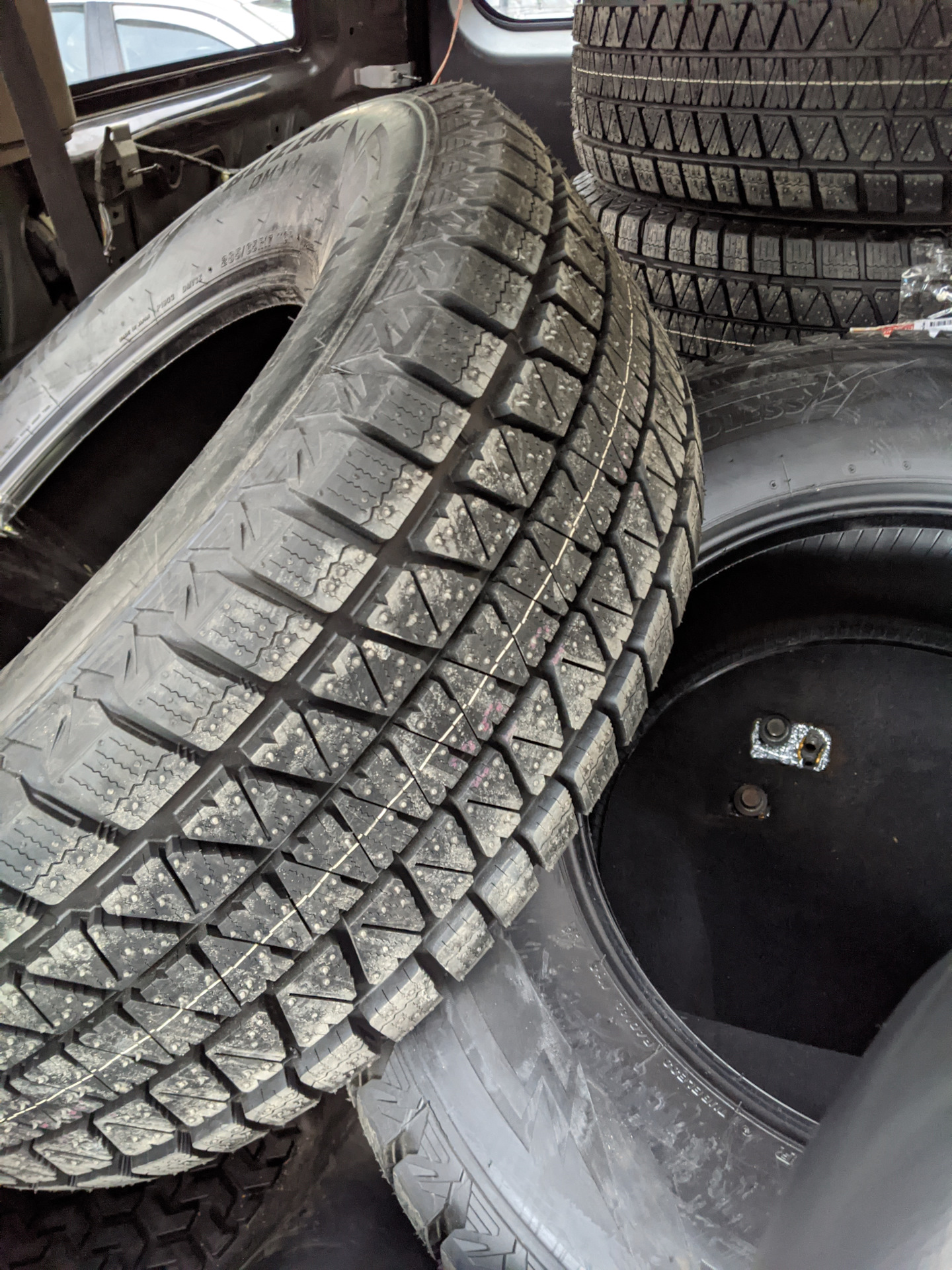 Blizzak DM-v3 285/65 r17 116r. 285/65r17 Bridgestone Blizzak DM-v3 116r.