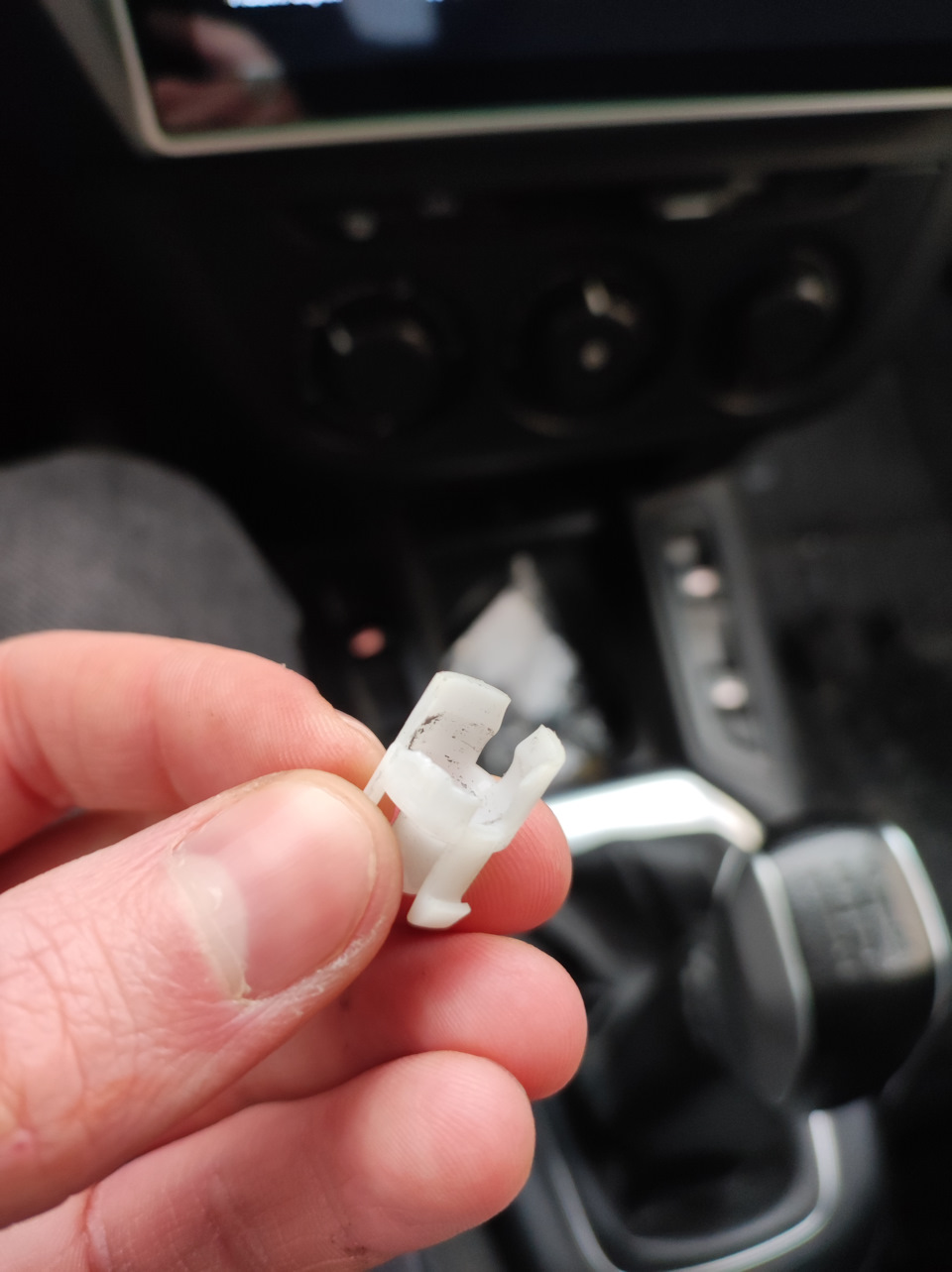 Сломалась втулка педали сцепления — Peugeot 301 (2012), 1,2 л, 2014 ...