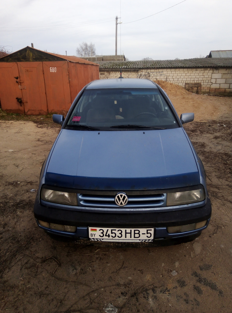 Монобровь — Volkswagen Vento, 1,8 л, 1992 года | аксессуары | DRIVE2