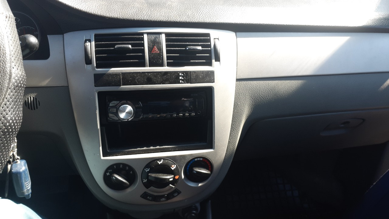 Шевроле лачетти 2 din. Chevrolet Lacetti хэтчбек 2013 г. замена магнитолы