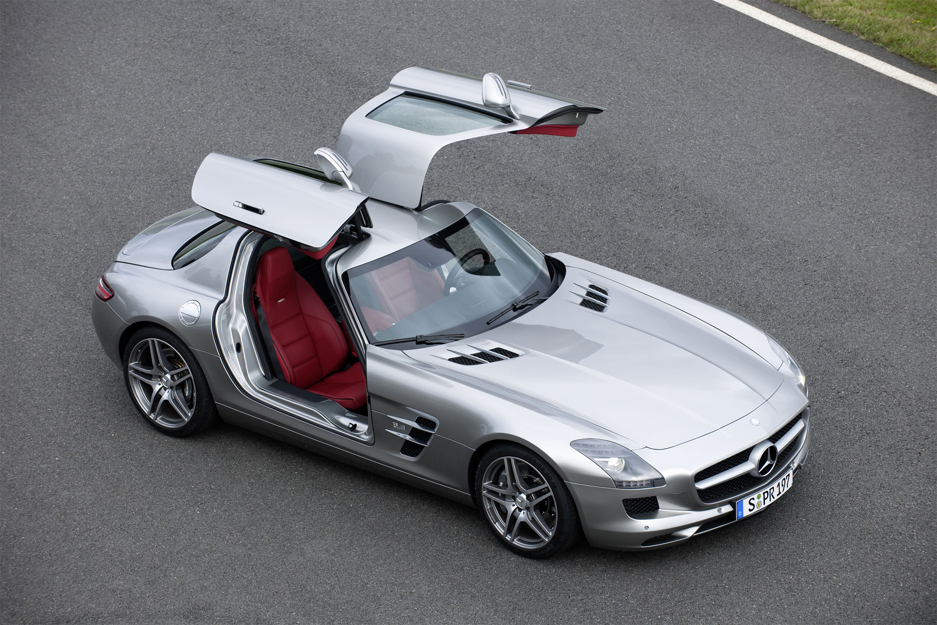 Mercedes-Benz-SLS-AMG