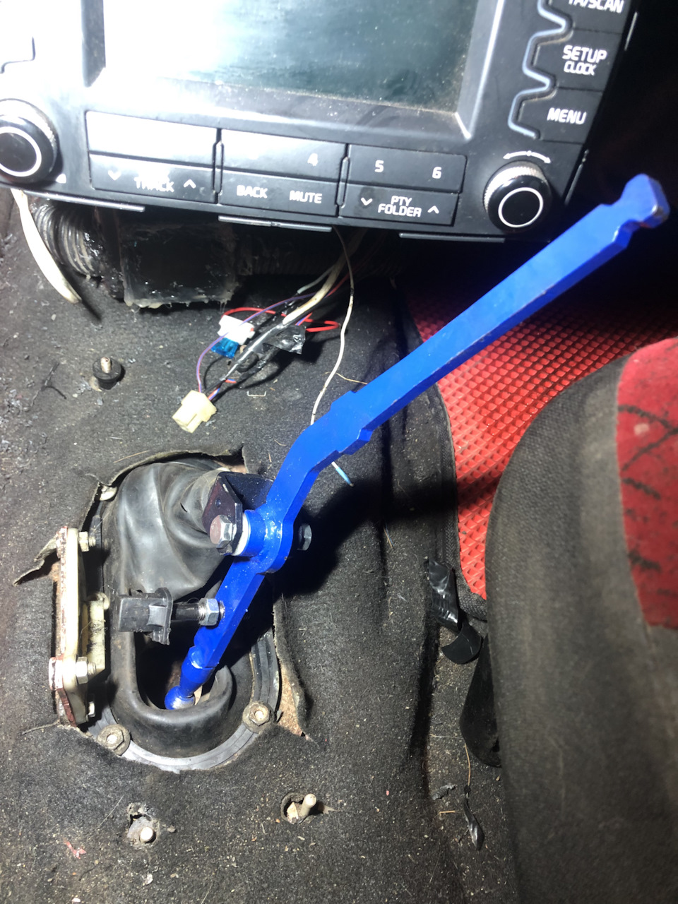 7) установка короткоходной кулисы, и подушки кпп — Lada 112 Coupe, 1,6 ...