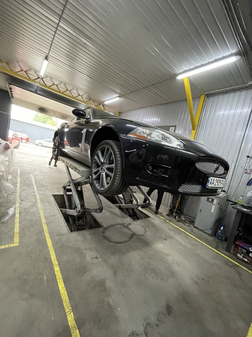 Осмотр перед покупкой — Jaguar XKR Mark 2, 4,2 л, 2008 года | покупка ...