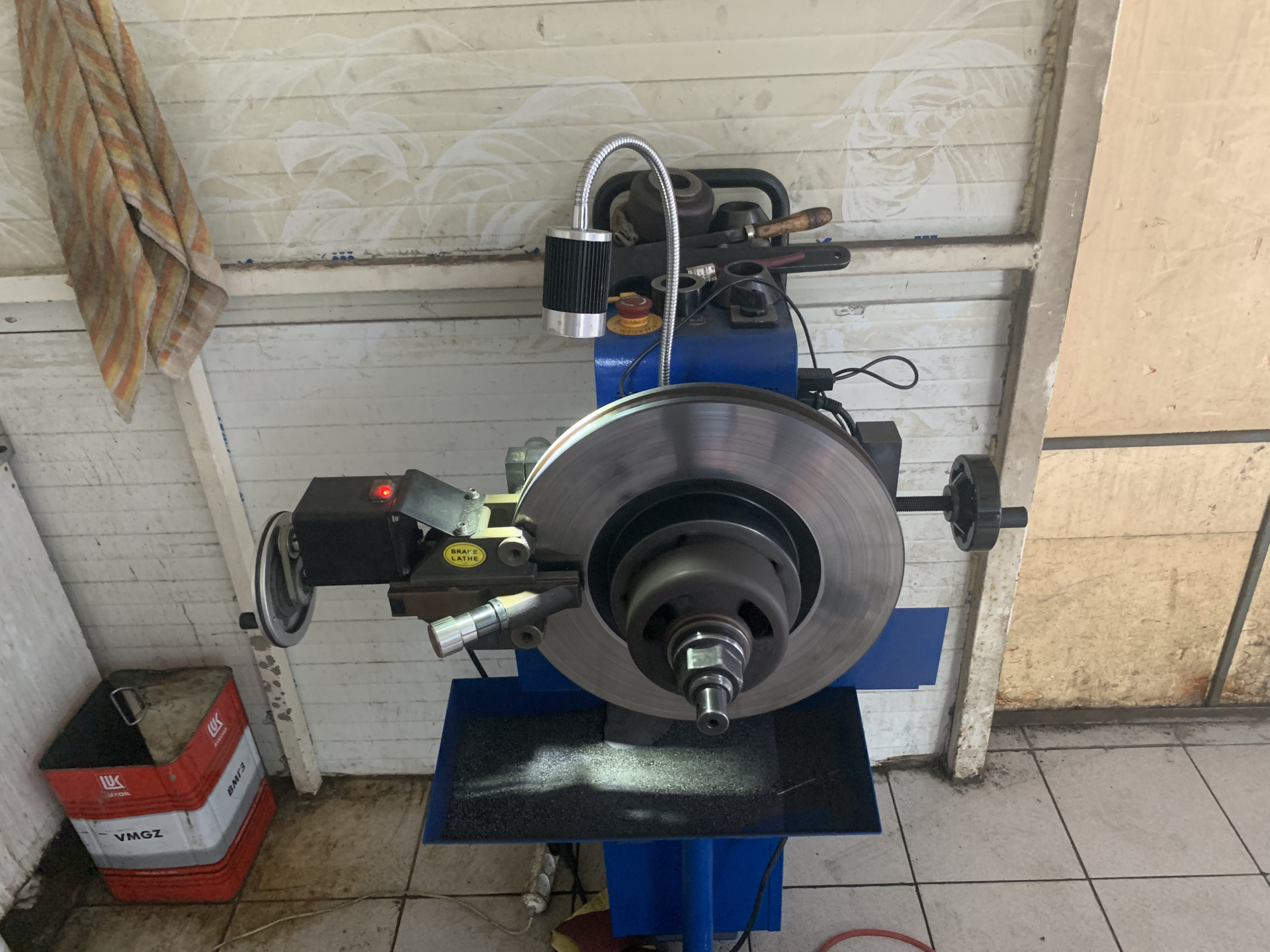 Перегрел тормозные диски — Porsche Cayenne (2G) 958, 3 л, 2012 года ...