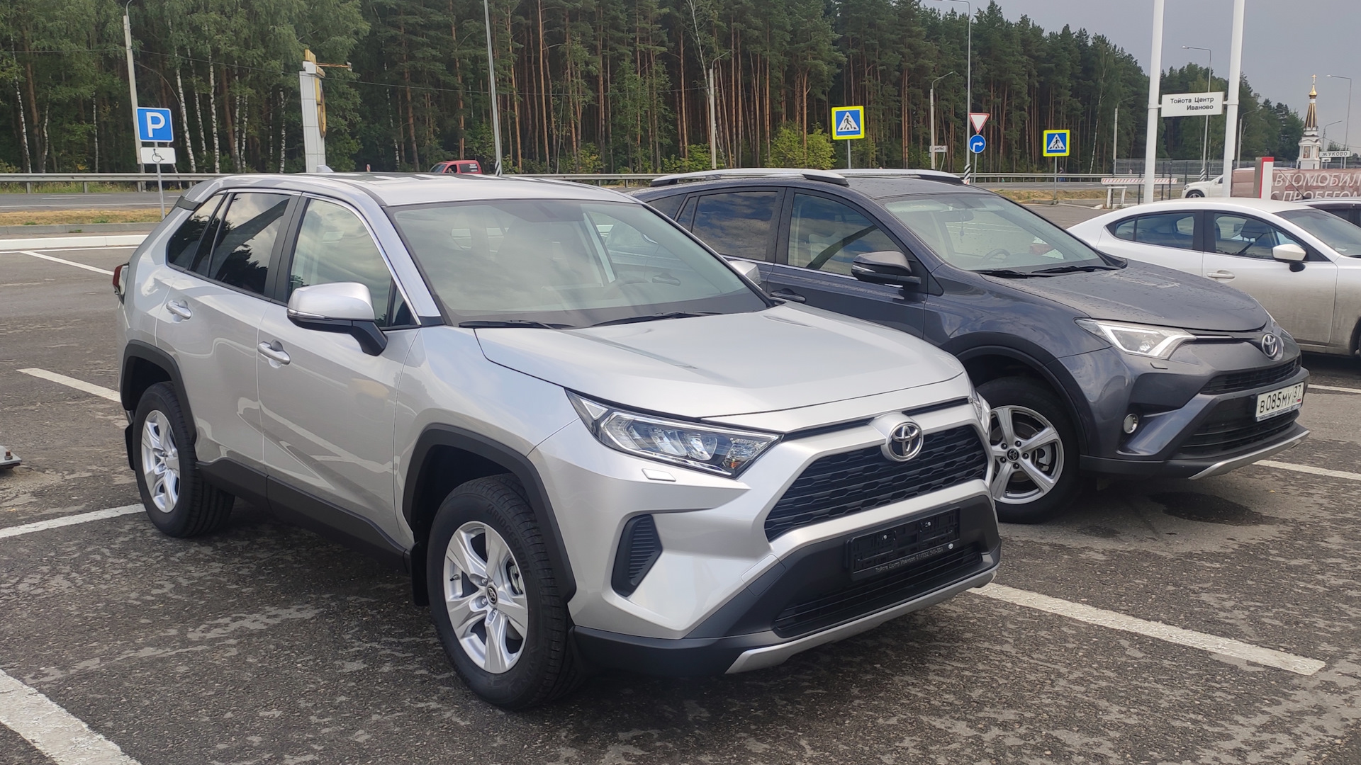 Toyota RAV4 (5G) 2.0 бензиновый 2021 | Серебро на механике на DRIVE2