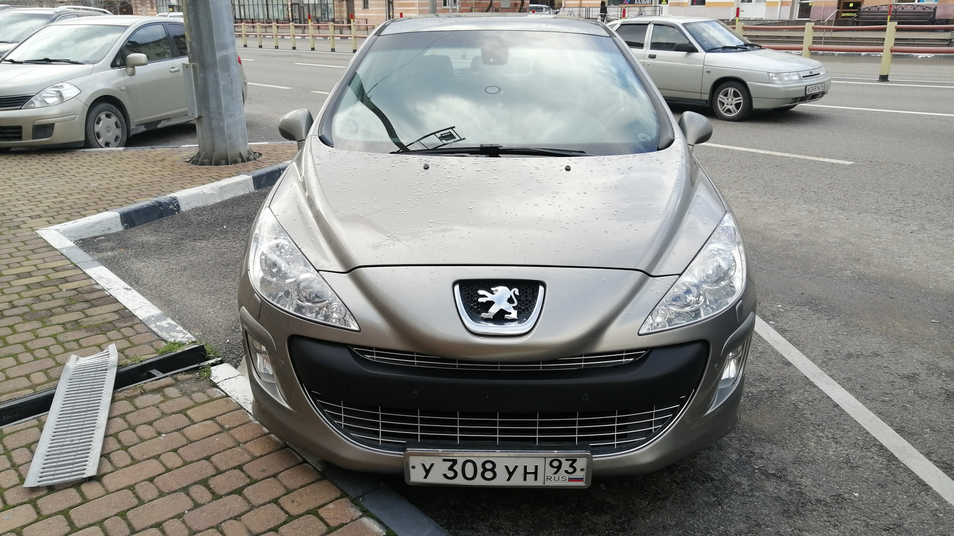 Peugeot 308 (1G) 1.6 бензиновый 2010 | <<Красавчик>> на DRIVE2