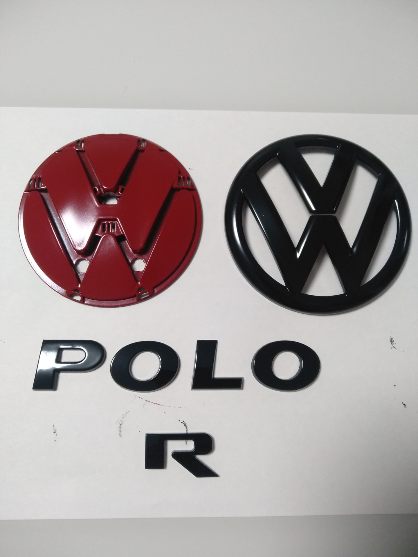 Как снять эмблему с багажника polo sedan Покраска задней эмблемы на крышке багажника VW POLO. - DRIVE2