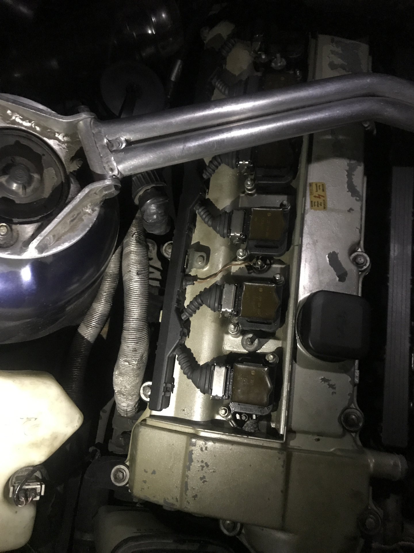 клапанная крышка м52