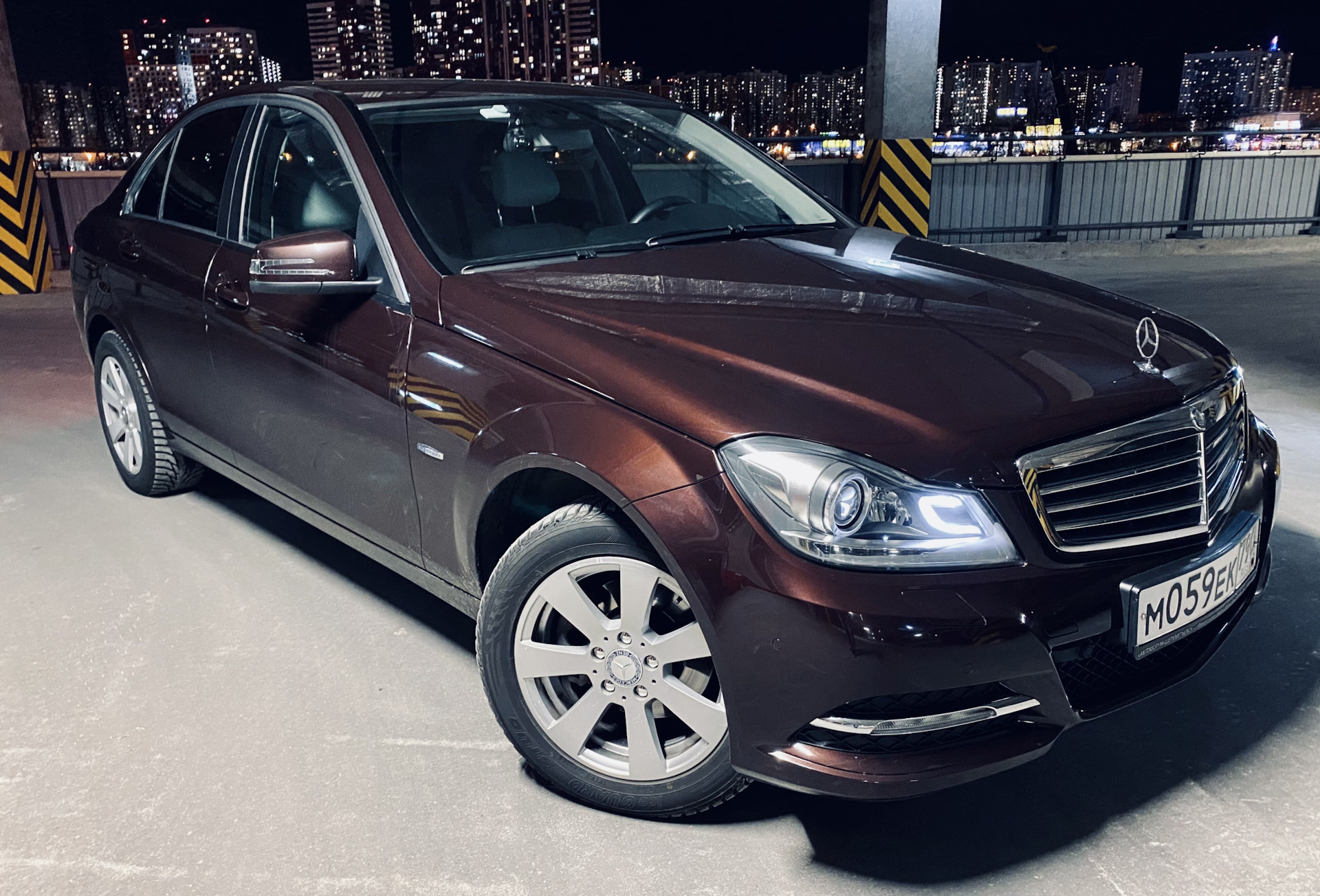 С200 2011. Mercedes benz c200. Мерседес e 2011. Мерседес с200 2011. С200 2011.