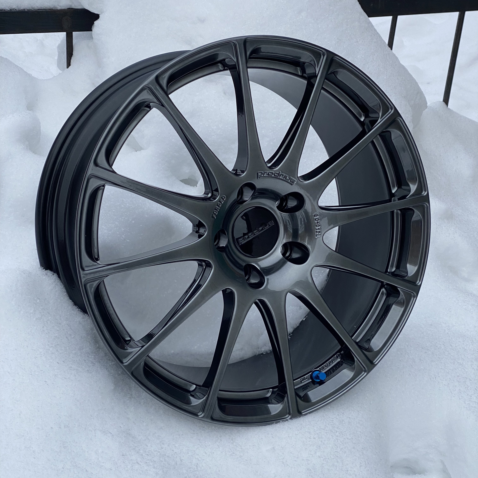И снова новые колеса. — Volkswagen Golf GTI Mk8, 2 л, 2021 года ...
