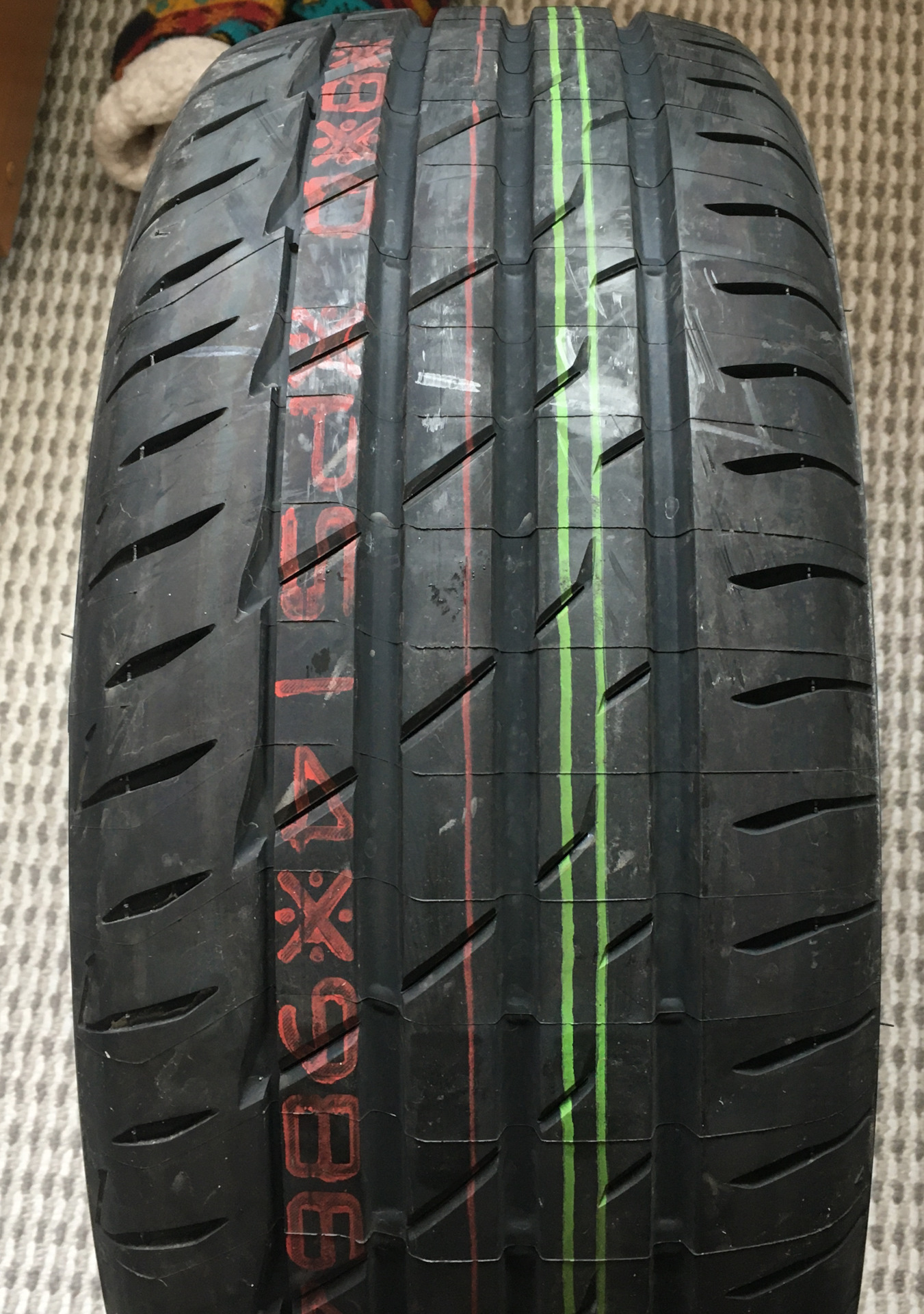 Летние шины Bridgestone Potenza Adrenalin RE004 — Volkswagen Jetta VI ...