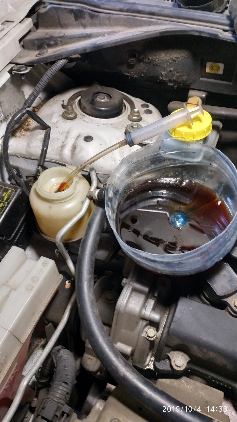 Поменял масло в ГУРе — Nissan X-Trail I (t30), 2 л, 2006 года ...