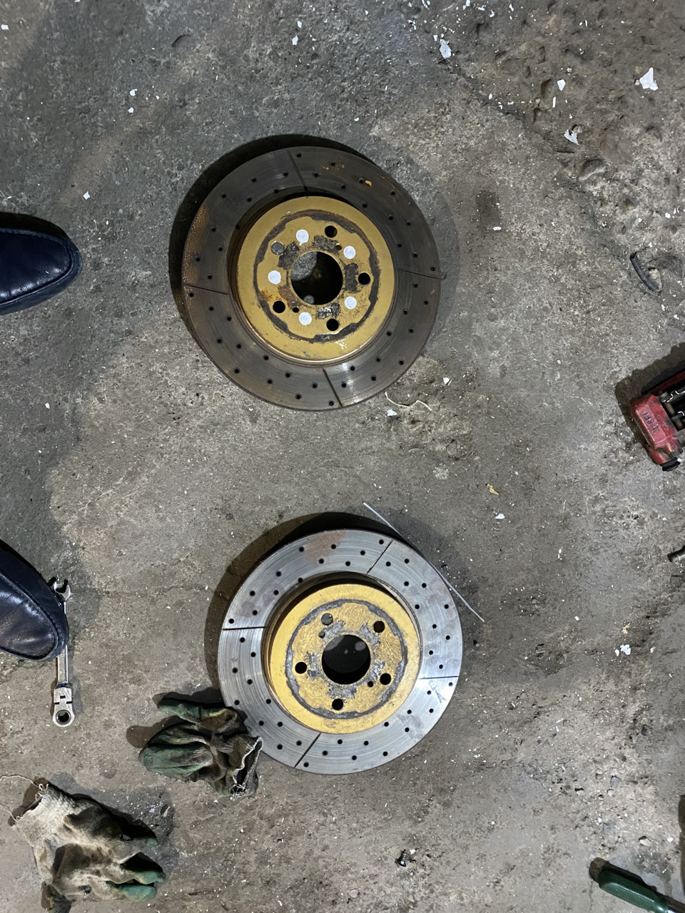 Фирменная вентиляция диска в виде лапы) — Toyota Celica (230)