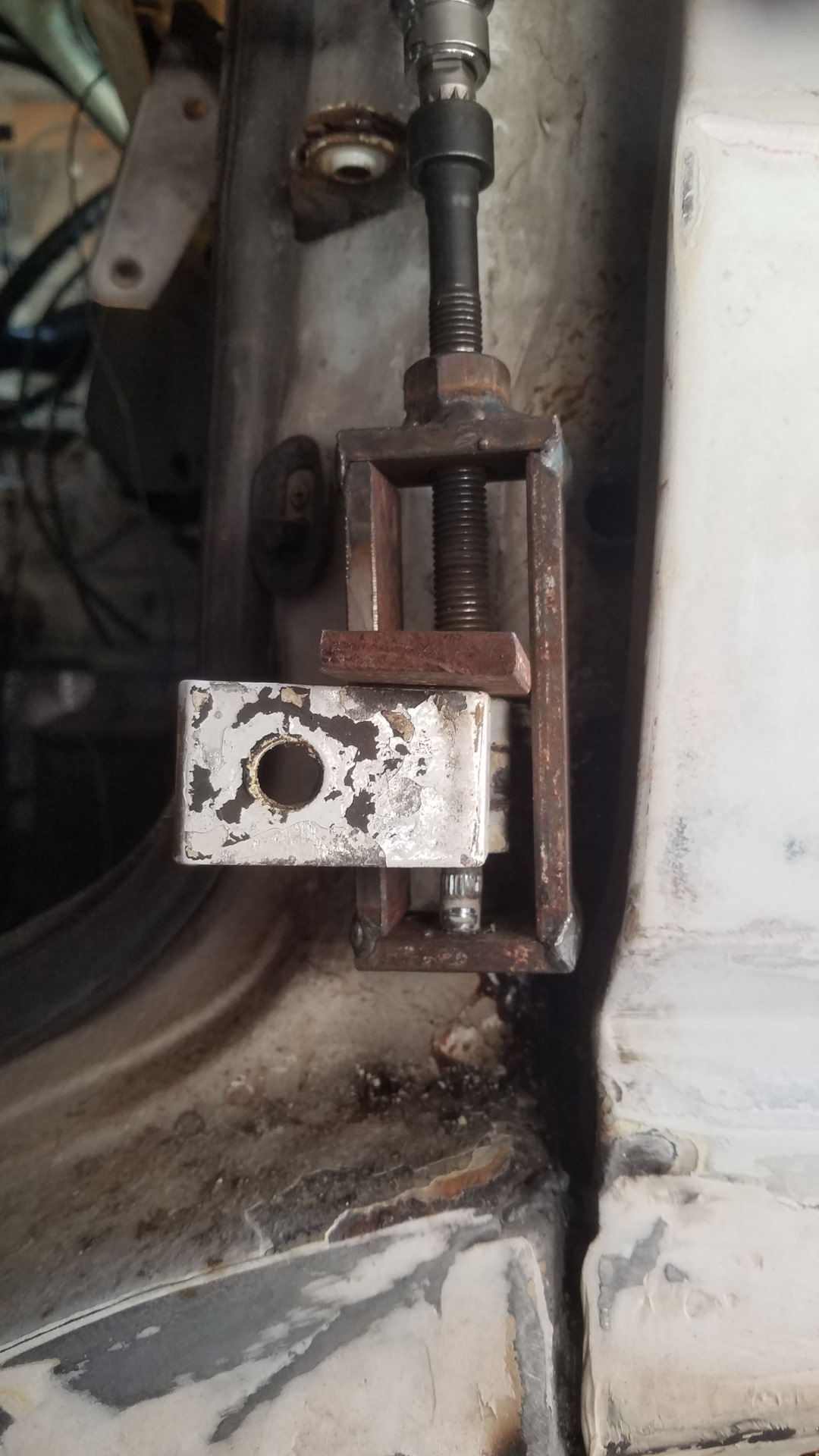 Ремонт провисшей двери — Volkswagen Transporter T4, 2,4 л, 1993 года ...