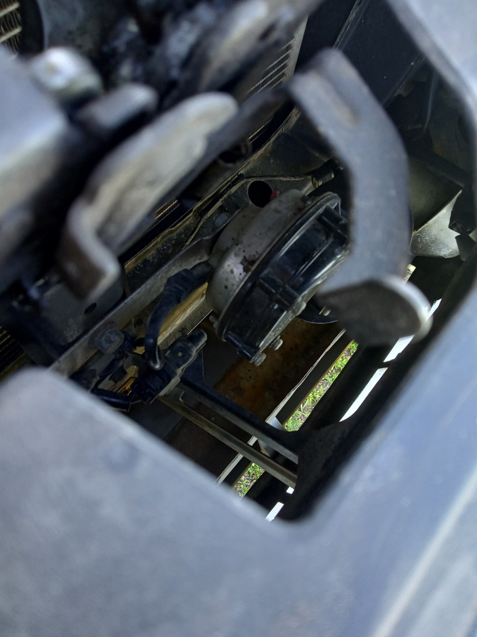 Замена звуковых сигналов — Mitsubishi Pajero (4G), 3,2 л, 2012 года ...